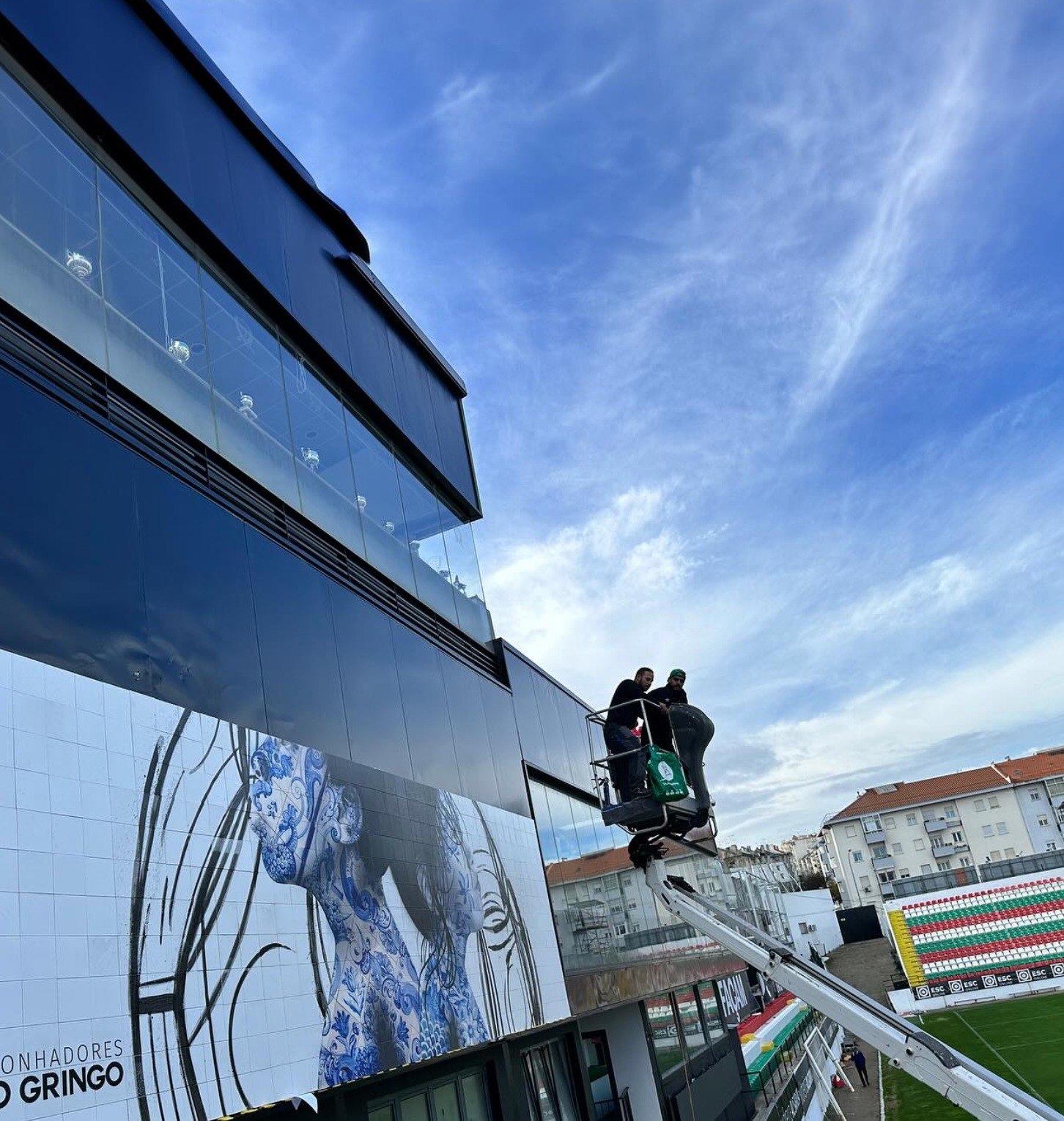 Installation of Sonhadores, Estrela da Amadora — photograph 2