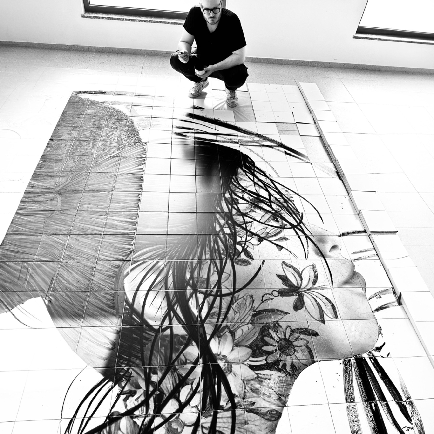 O Gringo preparing Sonhadores in the studio — photograph 1